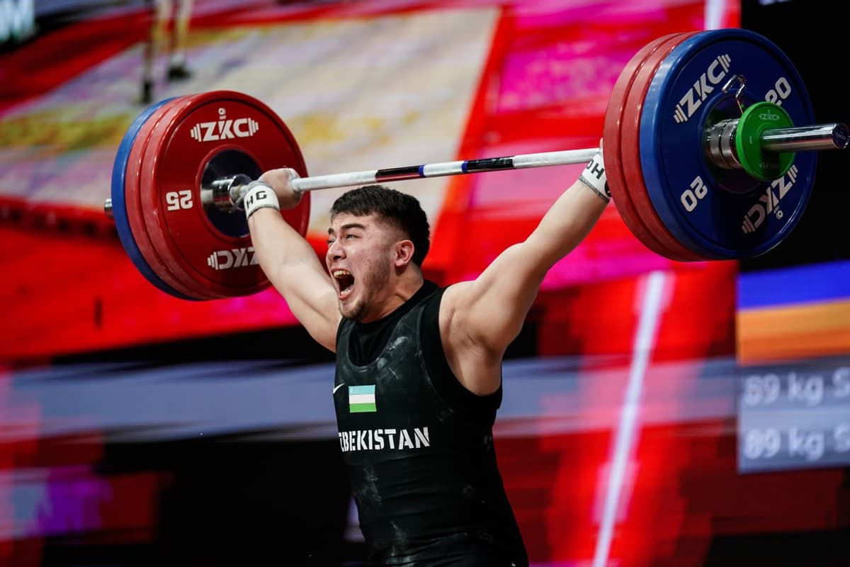 Sarvarbek Zafarjonov becomes Asian Champion in weightlifting