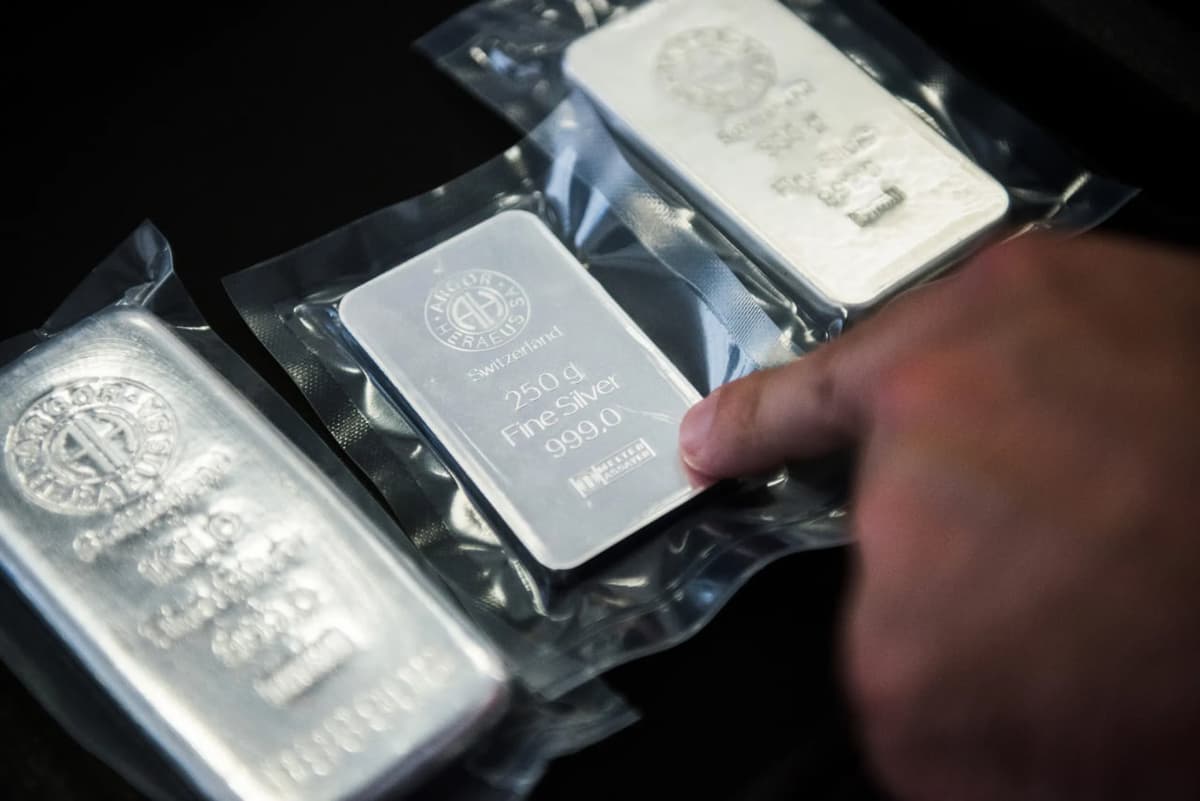 Oltin va kumush arzonlashdi, Bitcoin narxi keskin oshdi - xalqaro moliya bozori sharhi