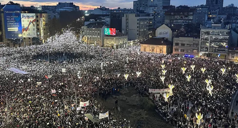 Belgradda Novi-Saddagi fojia tufayli ommaviy namoyishlar o‘tkazildi