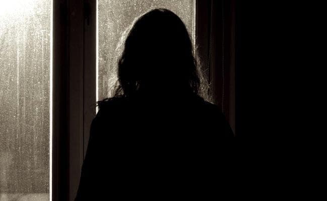 Schoolgirl gives birth in Samarkand