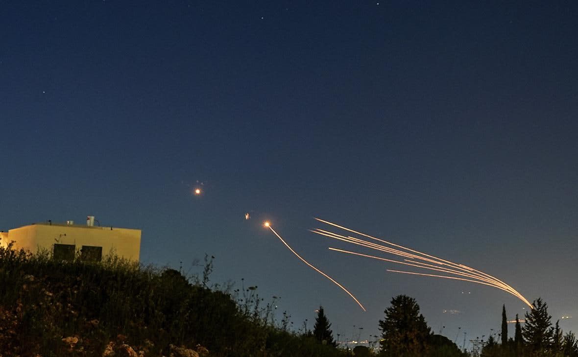 Livandan Isroil tomon o‘nlab raketalar uchirildi 