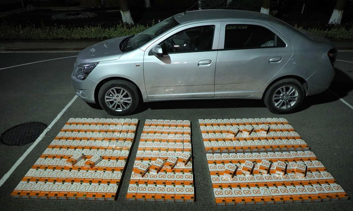 Customs officers prevent circulation of 270 smuggled smartphones in Fergana region