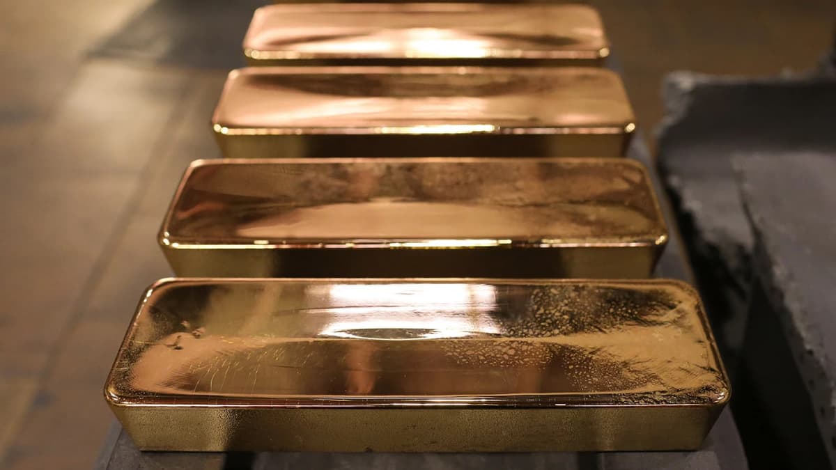 Олтиннинг нархи биринчи марта унция учун 2400 доллардан ошди