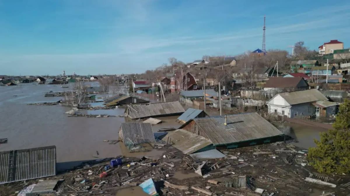 Mirziyoyev expresses condolences to Tokayev over recent flooding tragedy in Kazakhstan