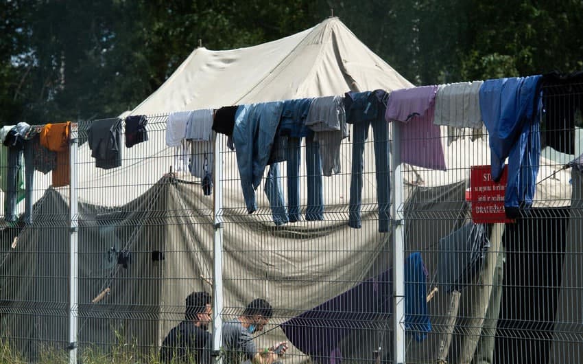 Buyuk Britaniya noqonuniy migratsiyaga qarshi kurashga 75 mln funt ajratadi
