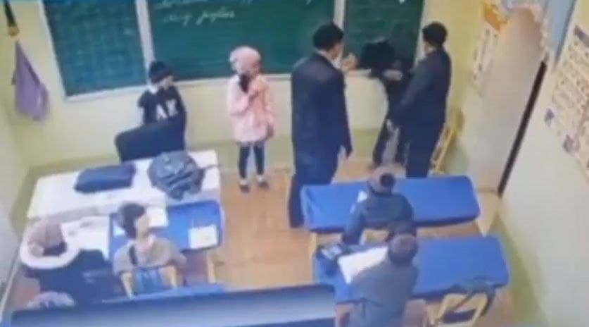 В Кашкадарье учитель избил ученика 3 класса