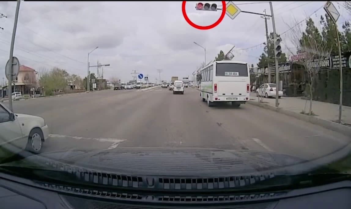 Buxoroda avtobus haydovchilari qoidalarni buzishda davom etyapti