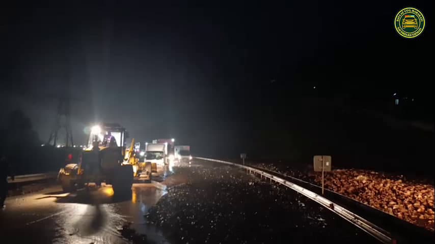 Traffic on Kamchik pass restored 