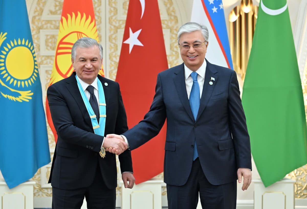 Shavkat Mirziyoyev awarded Supreme Order of Turkic World