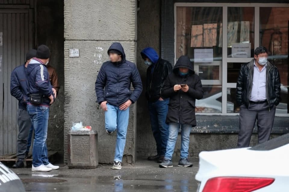 Россиянинг ўндан ортиқ минтақасида мигрантларнинг айрим соҳаларда ишлаши тақиқланди