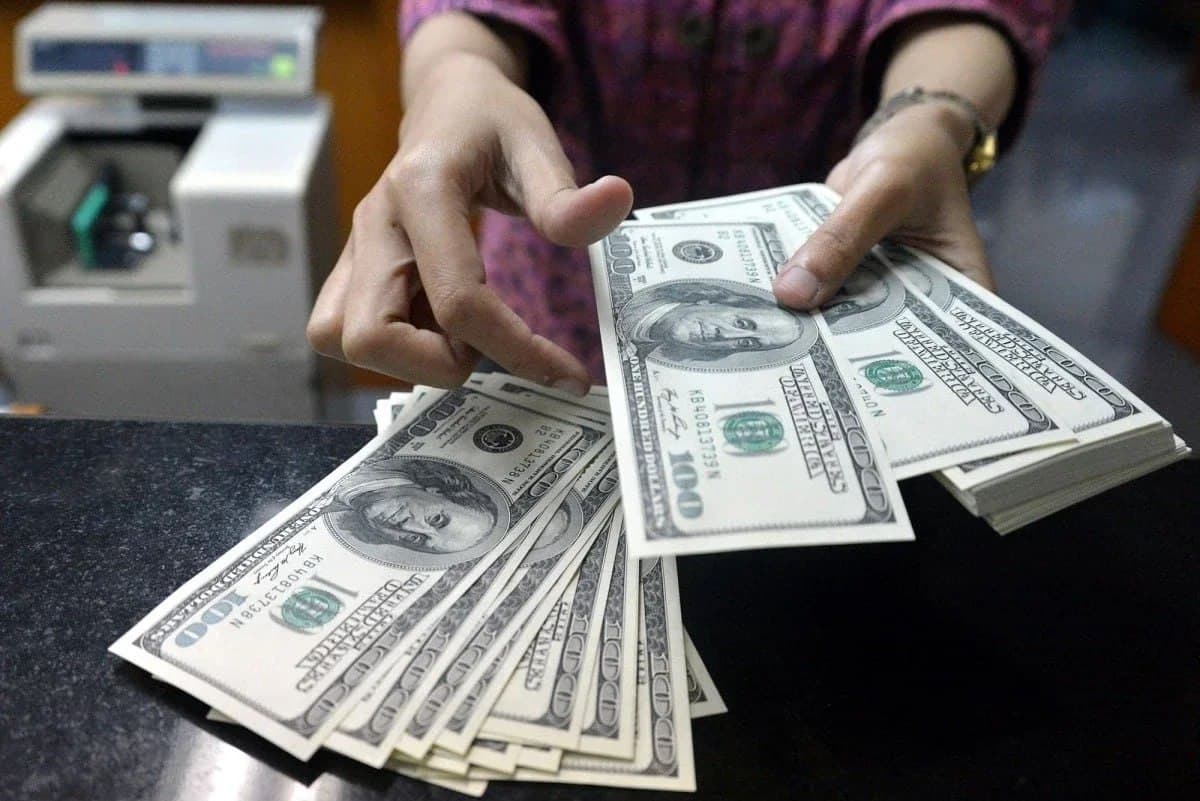 No restrictions on exchanging older $100 banknotes – Central Bank