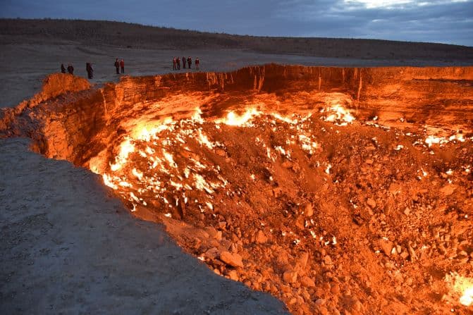 “Jahannam darvozasi”. Turkmanistondagi eng diqqatga sazovor joylardan biri bo‘lgan gaz krateri haqida nimalar ma’lum?