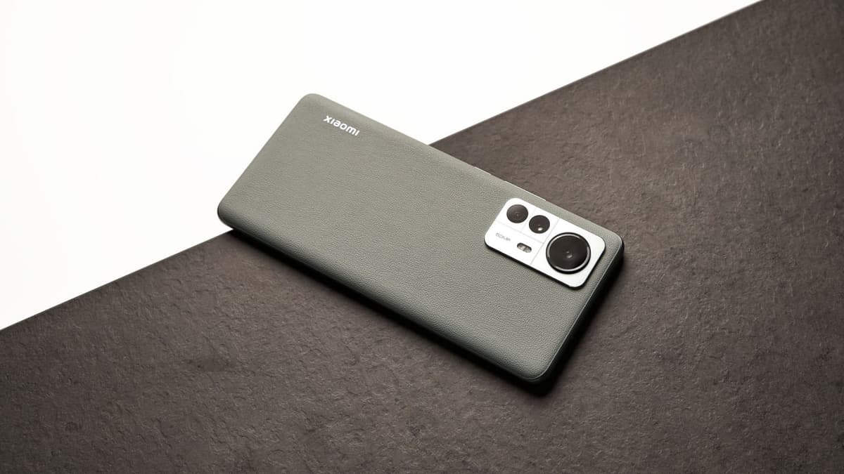СМИ: пользователи Xiaomi по всему миру сообщают об обновлении, которое образно говоря, превращает их смартфоны в кирпичи