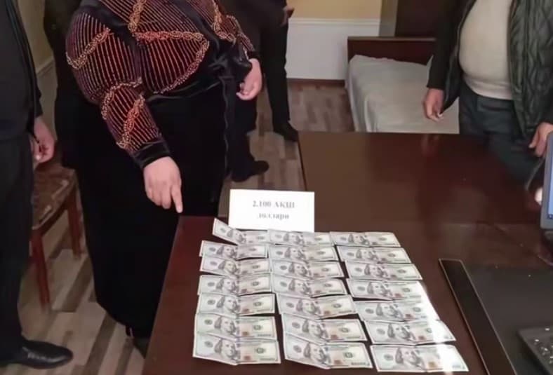 Farg‘onada IIB xodimiga 3000 dollar pora taklif qilgan shaxs qo‘lga olindi