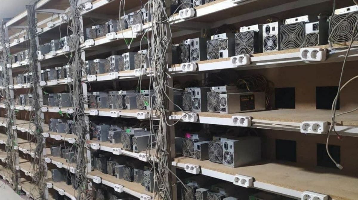 Illegal mining farm in Fergana misappropriates electricity worth 2.8 billion soums 