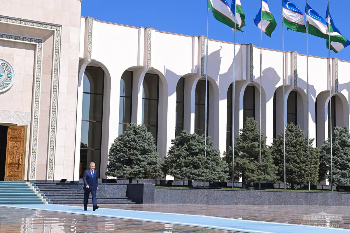 Shavkat Mirziyoyev Buxoro viloyatiga jo‘nab ketdi