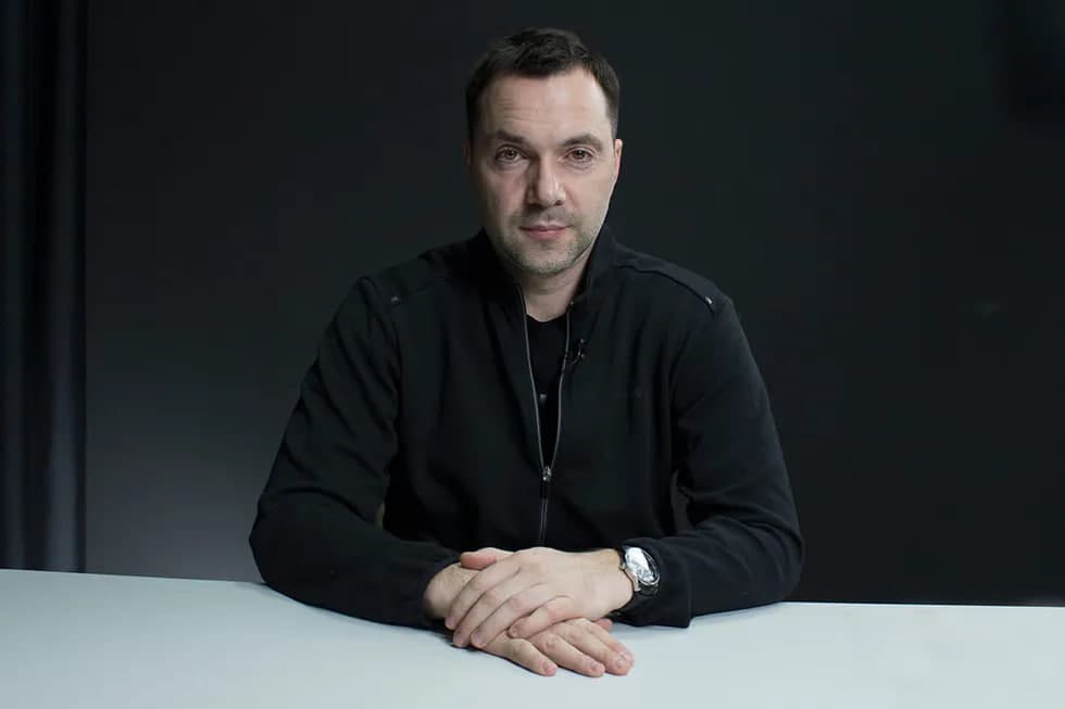 «Украинани Путин Россиясига айлантиришларини истамайман» – Арестович Украина президенти бўлмоқчи