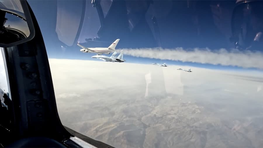 Putin Su-35S qiruvchi samolyotlari hamrohligida BAAga tashrif buyurdi 
