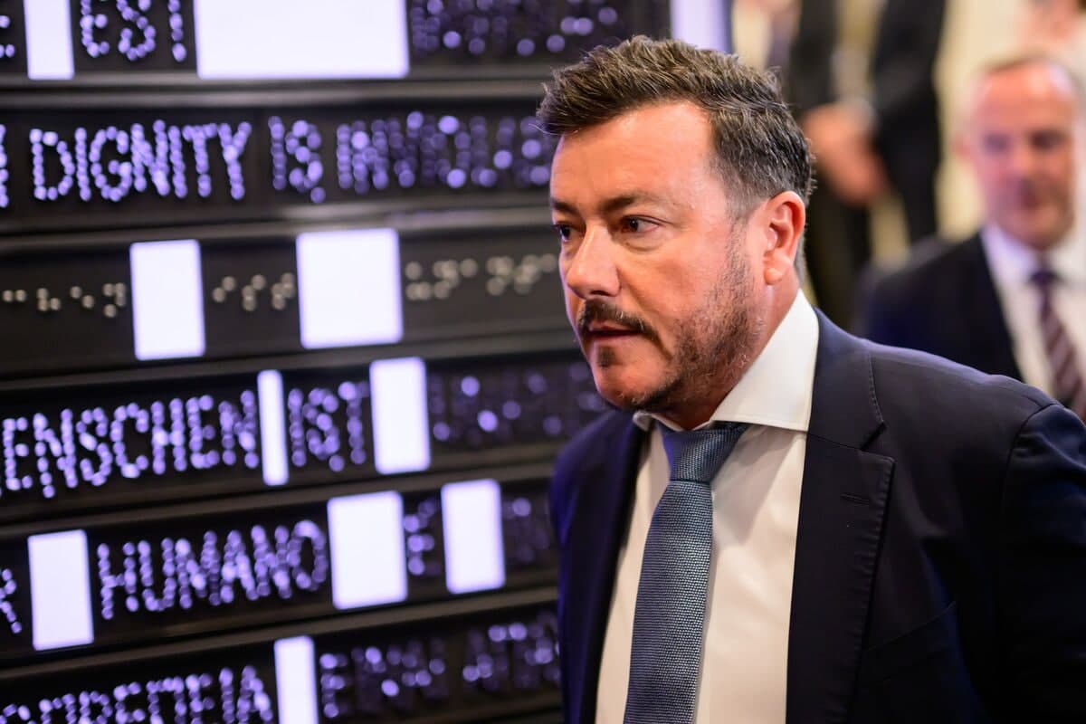 Italiya avstriyalik milliarder Rene Benkoni hibsga olishga order berdi
