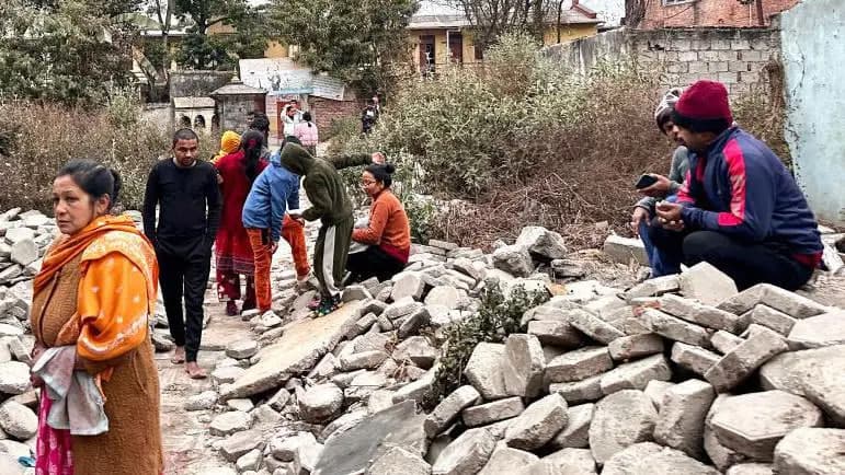Major earthquake hits Tibet, killing over 90 and injuring more than 130