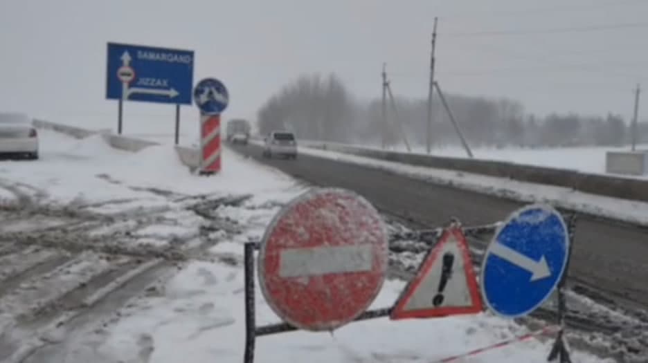 Toshkent-Termiz yo‘lining Jizzaxdagi dovondan o‘tgan qismida yuk avtomobillari harakati vaqtincha cheklandi