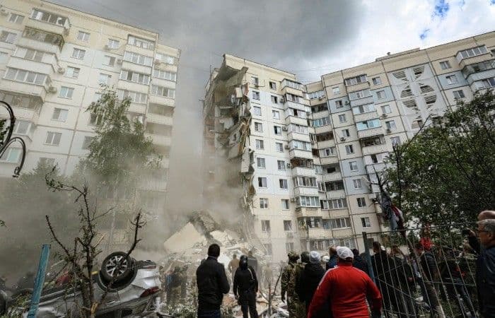 Белгородда бинонинг бир қисми қулаши оқибатида ҳалок бўлганлар сони ортди