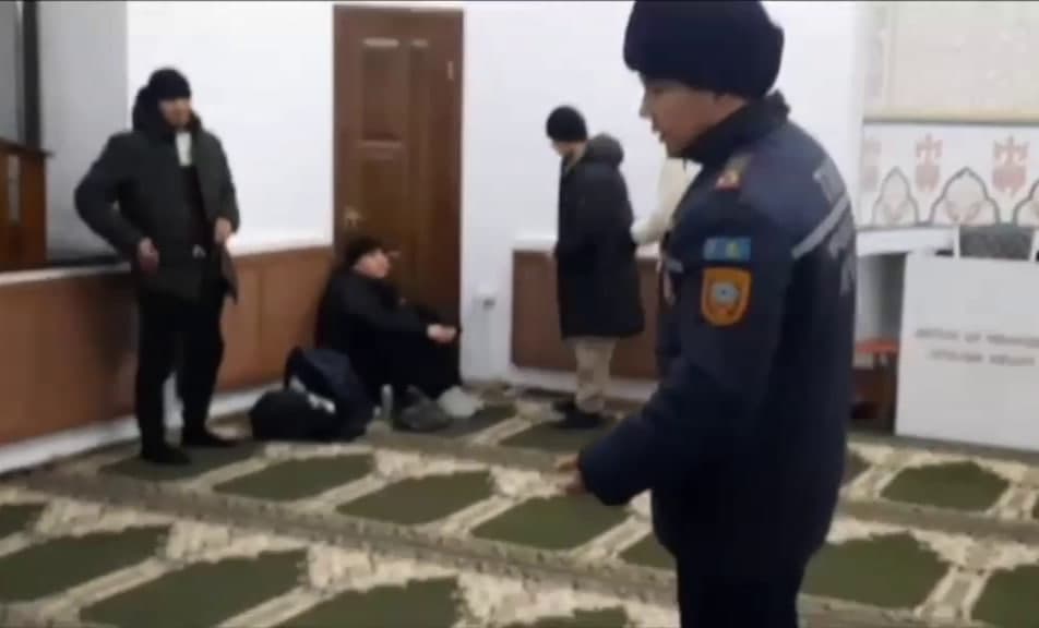 Qozog‘istonda ichida 32 nafar O‘zbekiston fuqarosi bo‘lgan avtobus ag‘darilib ketdi