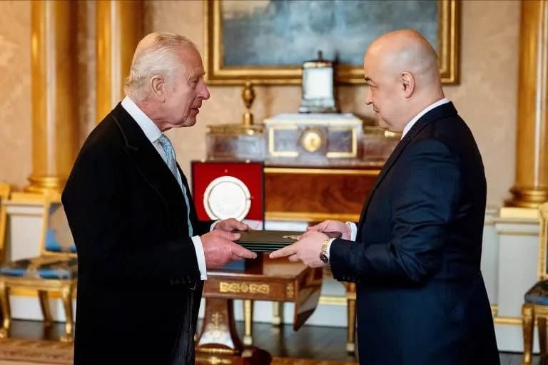 Uzbekistan’s Ambassador presents his credentials to King of Great Britain
