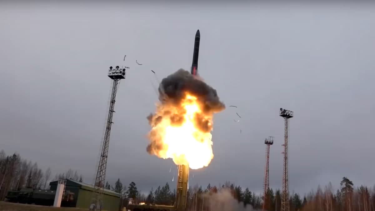 Гутерриш призвал дать отпор тем, кто «безрассудно размахивает ядерной саблей»