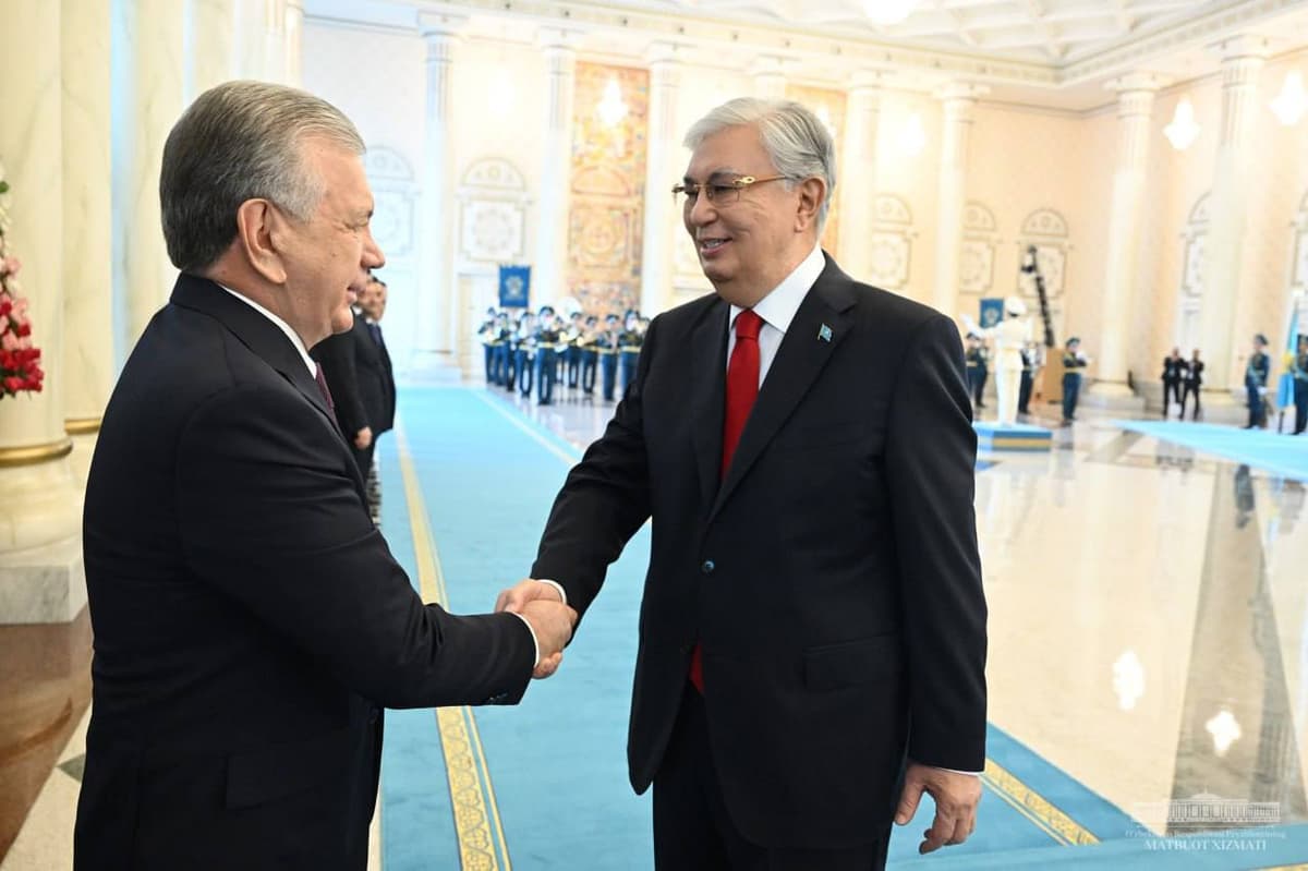 Shavkat Mirziyoyev officially welcomed at Akorda residence — Photos