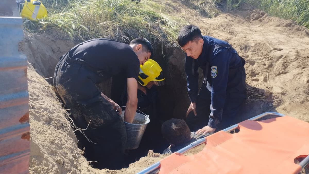 В Андижанской области могильщика на кладбище завалило грунтом