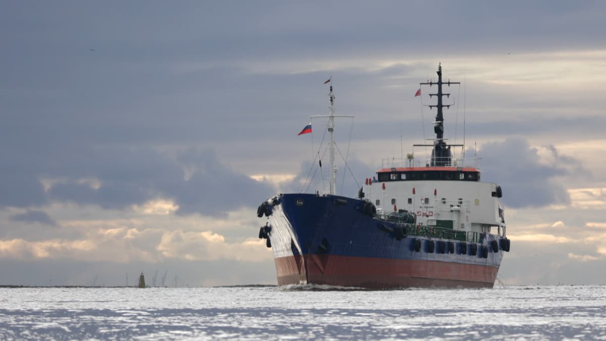Greenpeace: RF YeIga sanksiyalarni chetlab o‘tib dengiz orqali neft yetkazyapti