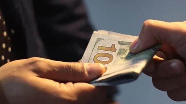 «Toshkent viloyati suv ta’minoti» AJ mutaxassisi 1,6 ming dollar bilan ushlandi