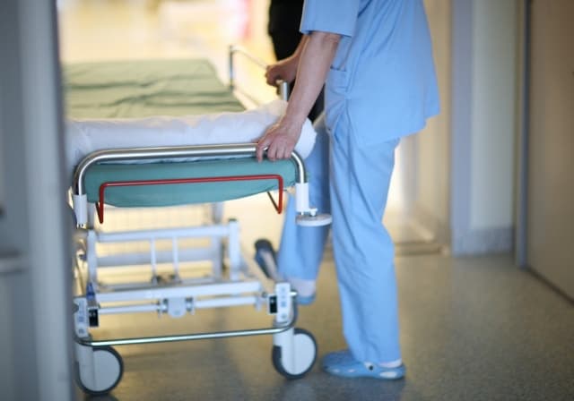 35-летняя женщина умерла после родов в Пешку