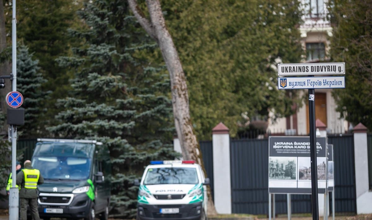Rossiyaning Vilnyusdagi elchixonasiga ikki marta hujum uyushtirildi