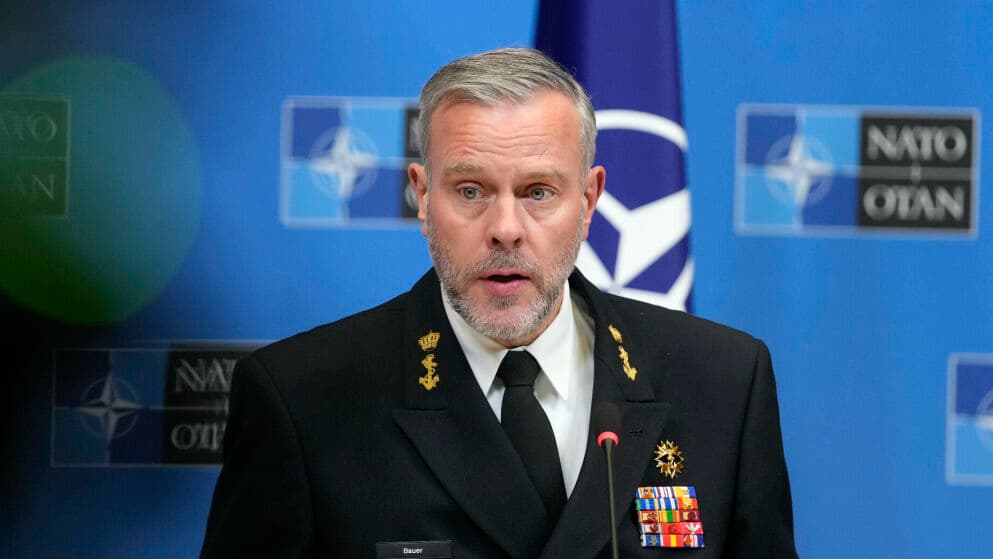 НАТО раҳбарияти ғарбдаги йирик компанияларни урушга тайёргарлик кўришга чақирди