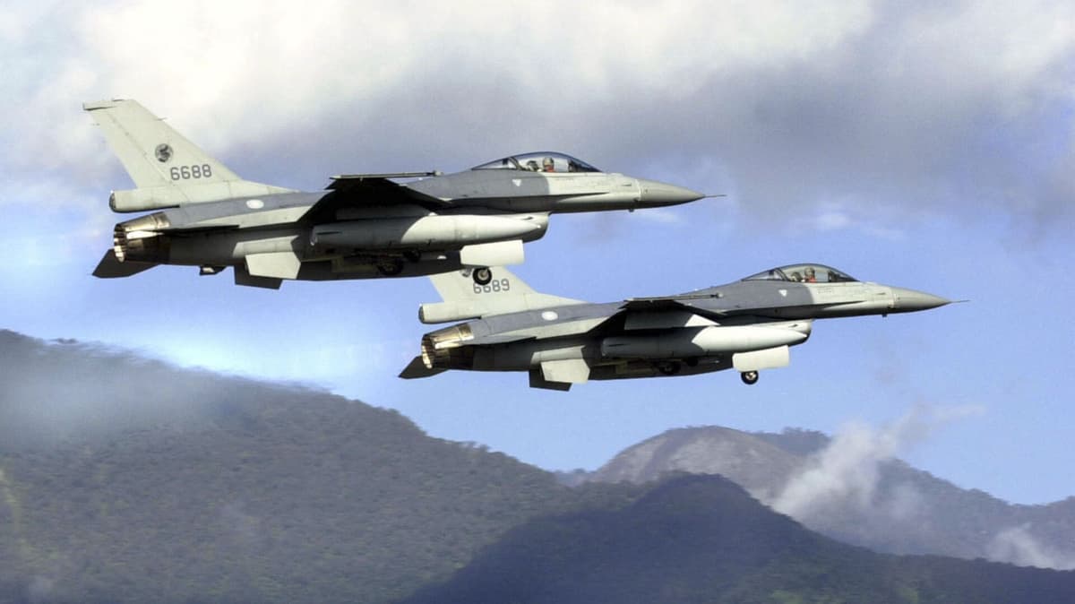 АҚШ Тайванга F-16 қирувчи самолётлари учун эҳтиёт қисмлар ва радиолокацион тизимлар етказиб беради