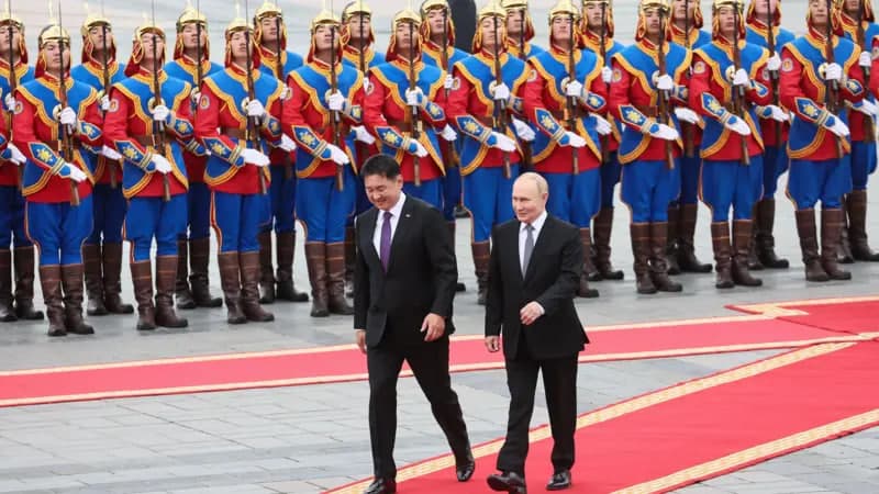 Mo‘g‘ulistonda Putinga qizil gilam to‘shashdi. Ukraina u hibsga olinmaganidan norozi