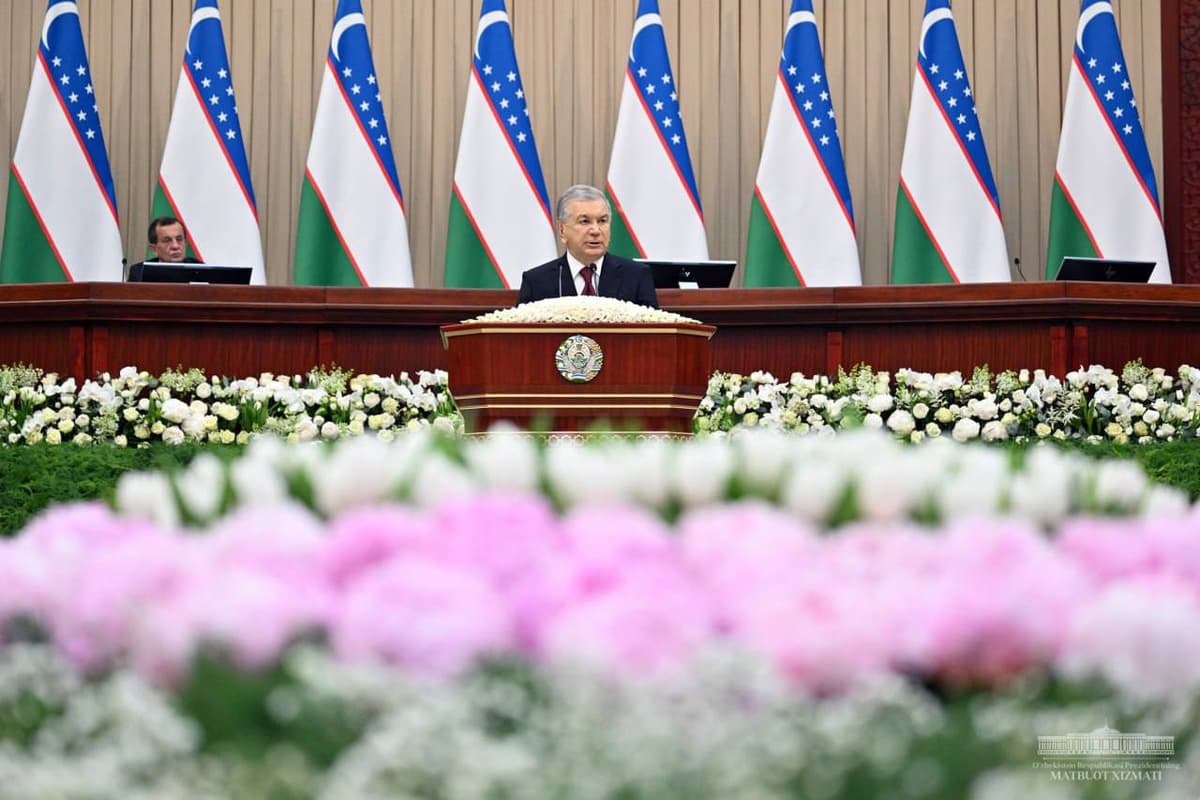 Shavkat Mirziyoyev qaysi masalalarda yangi qonunlar kerak bo‘layotganini sanab o‘tdi