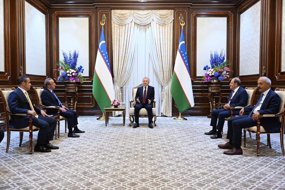 O‘zbekiston prezidenti Turkiya kompaniyalari rahbarlari bilan uchrashdi