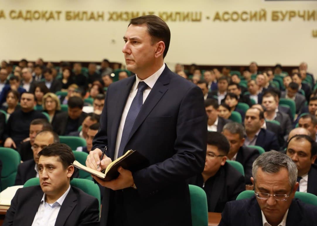 Еще один сотрудник Администрации президента назначен на руководящий пост в Минздрав
