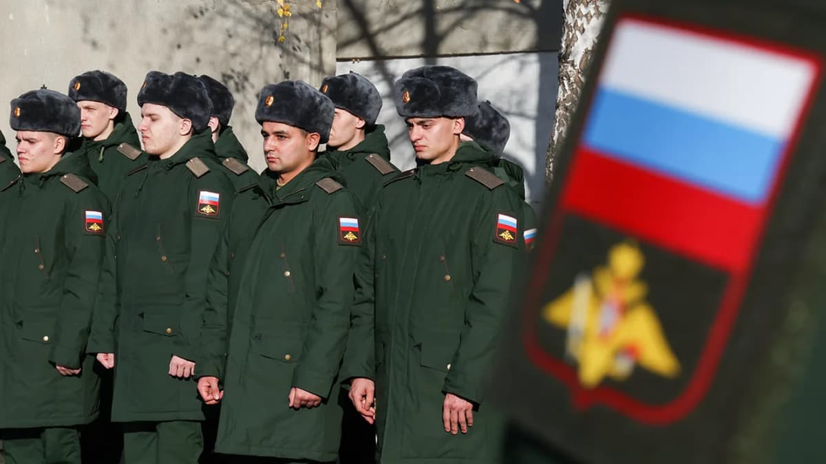 Россия янги фуқаролар учун ҳарбий хизмат муддатини оширмоқчи