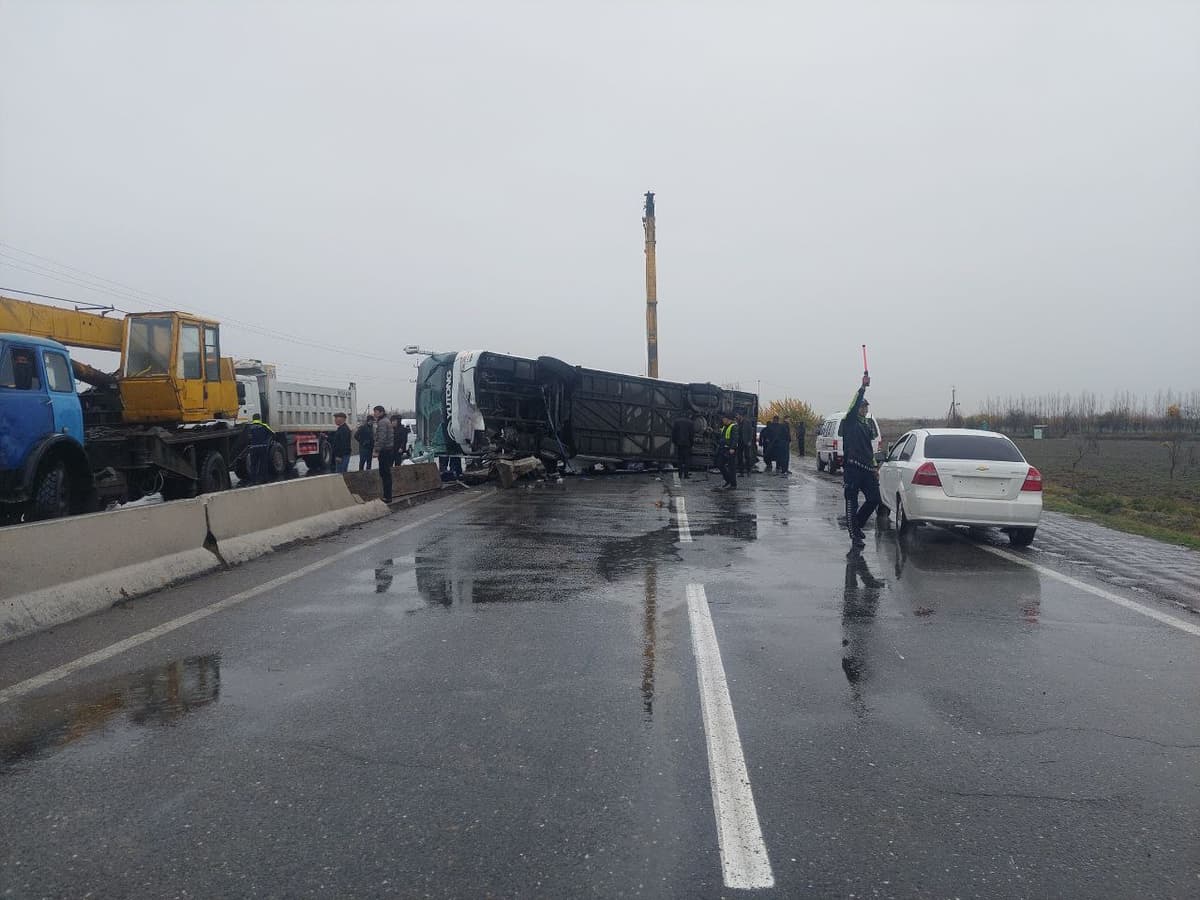 Один пассажир погиб в результате аварии автобуса в Самарканде