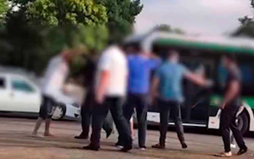 Toshkentda elektrobus va 2 ta yengil mashina haydovchilari o‘rtasida mushtlashuv yuz berdi