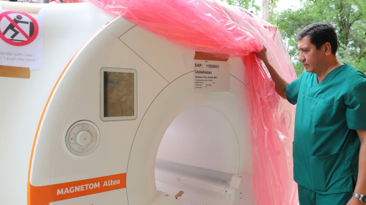 UNOPS and IDB helps modernize cancer care in Uzbekistan with $41 million equipment supply