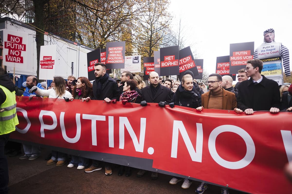 Berlinda Rossiya muxolifati tomonidan uyushtirilgan urushga qarshi marsh bo‘lib o‘tdi