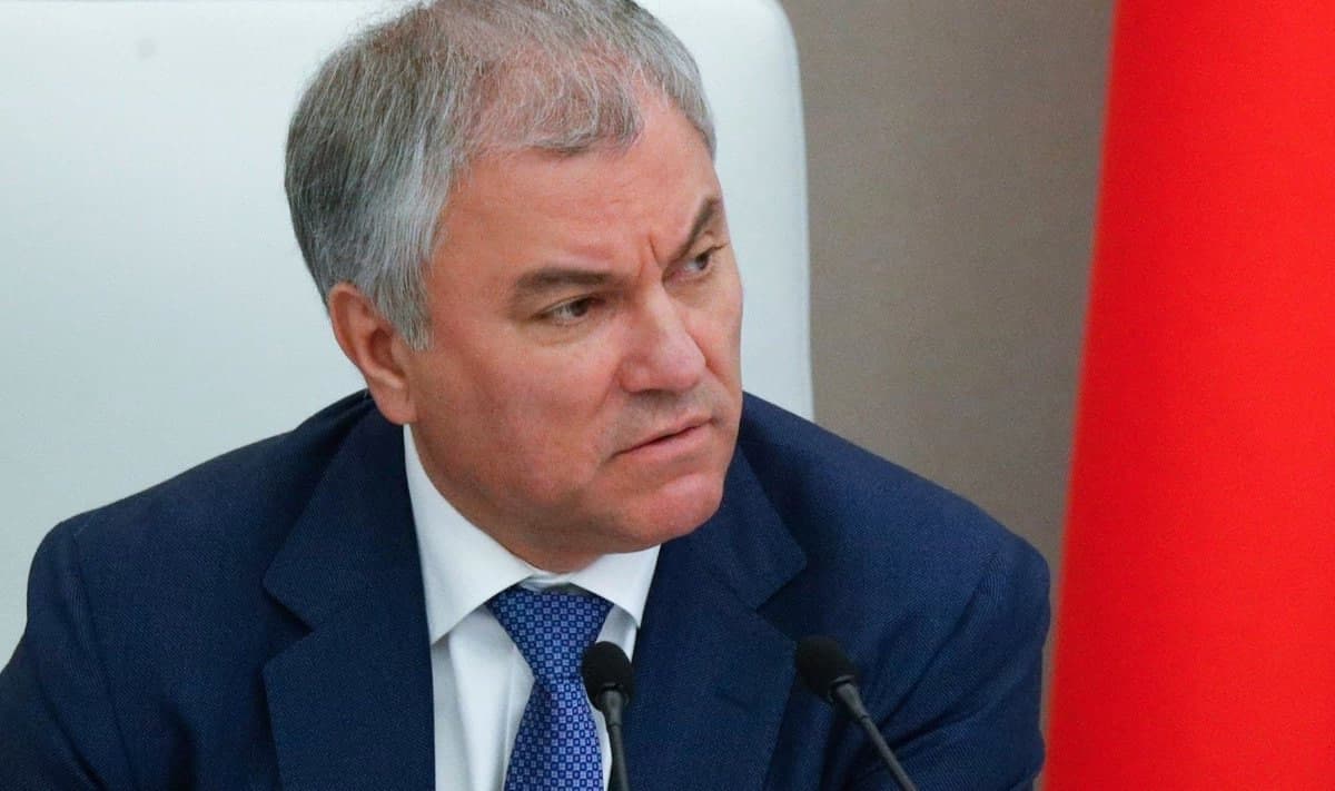 RFda «chet el agentlari» va mamlakatni tark etganlar daromaddan mahrum qilinadi