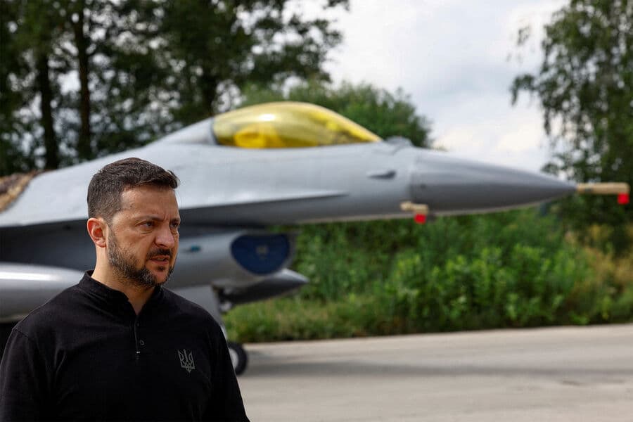 Зеленский Украина F-16 самолётларини қабул қилиб олганини билдирди