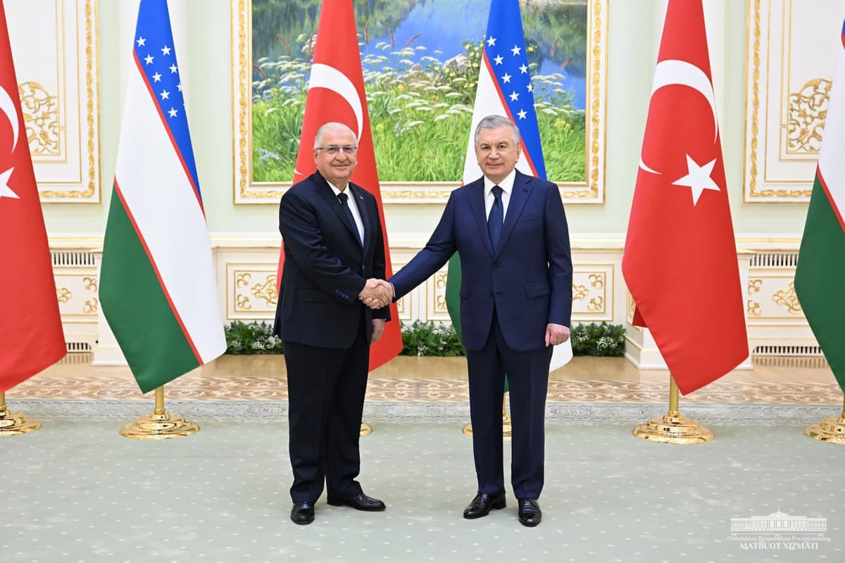 Shavkat Mirziyoyev Toshkentga kelgan Turkiya mudofaa vaziri bilan harbiy hamkorlikni muhokama qildi