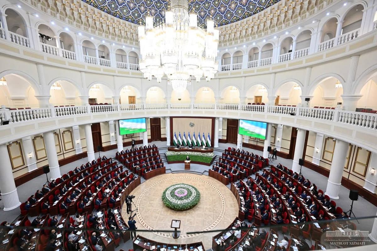 Бюджет харажатлари устидан парламент назорати деярли сезилмаяпти — президент